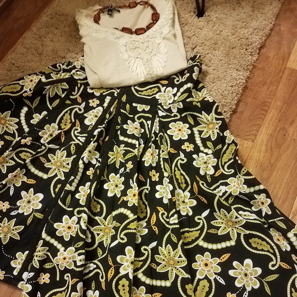Skirt - Picture 2 of 2